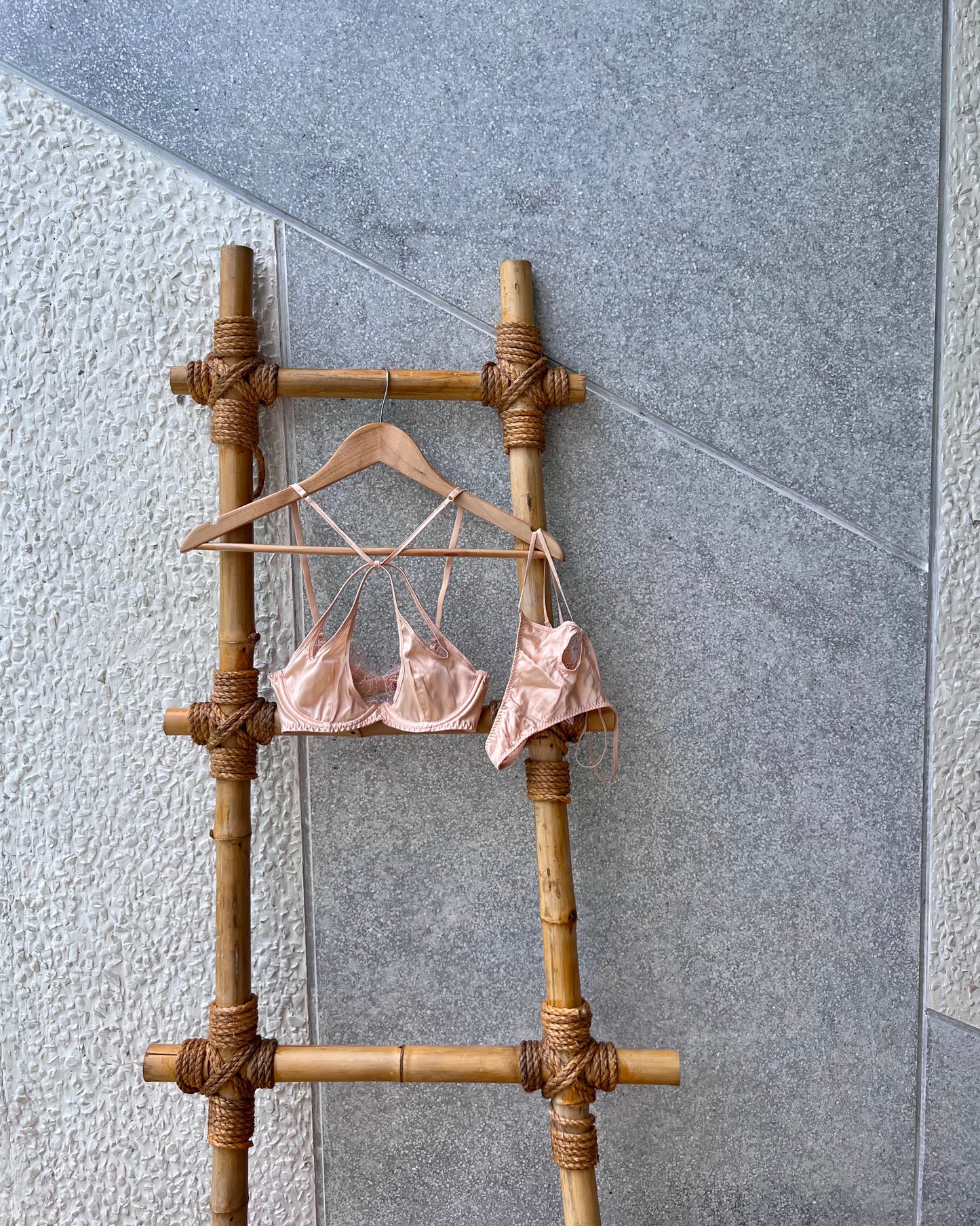 Robyn High Neck Underwired Bra